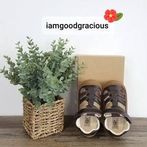 NIB UGG Santore Browsn Shoes 7 Toddler